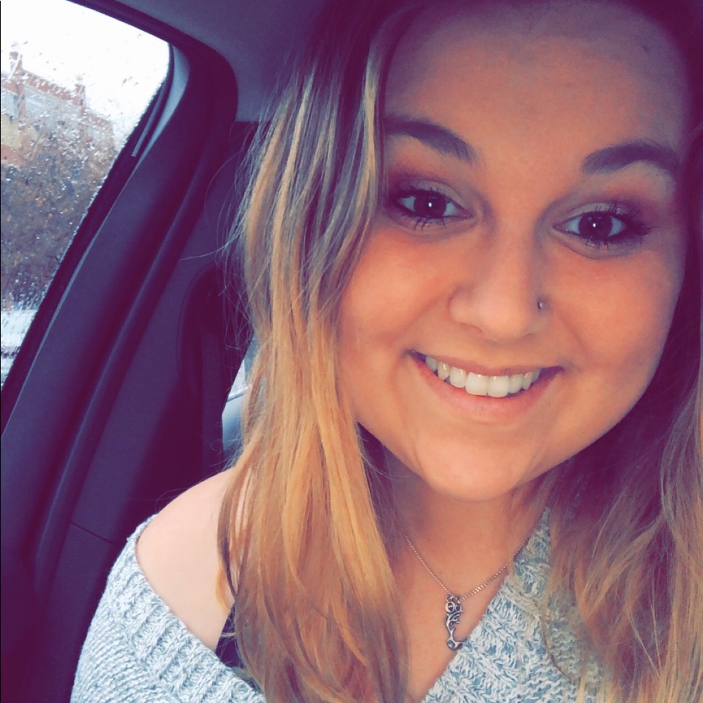 Meet your Posher, Karissa